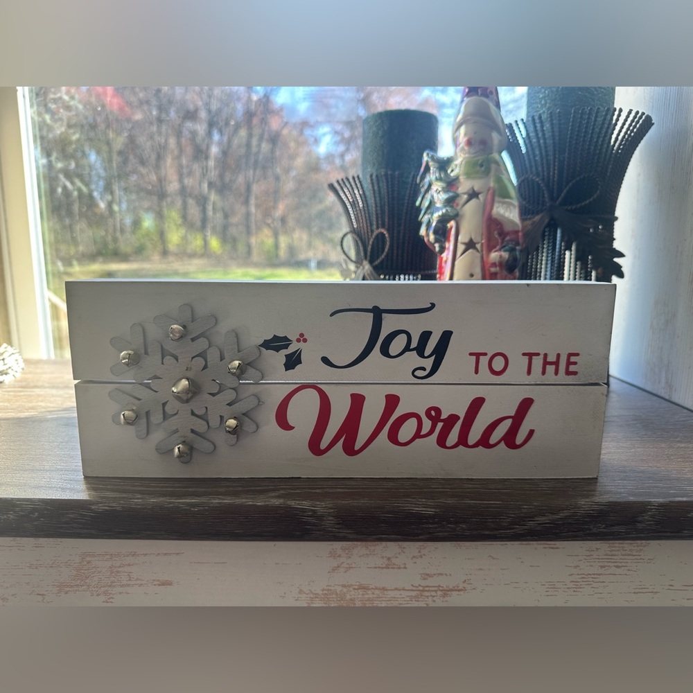 Joy to the World Holiday Sign
